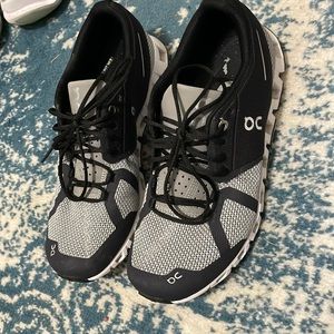 On cloud Mens 7.5 navy and grey